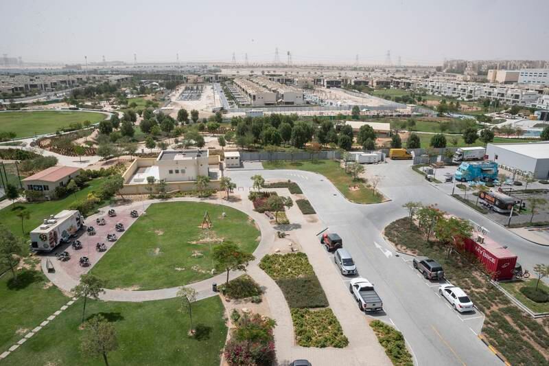 The area is about 25 minutes from Sheikh Zayed Road and Mall of the Emirates, and close to the Al Qudra camping area and cycle track.