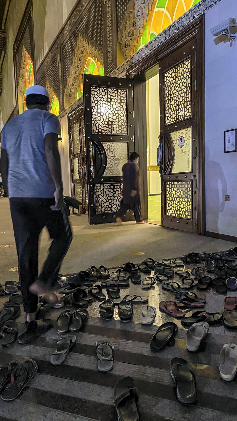 DUBAI, UNITED ARAB EMIRATES. 13 APRIL 2021. Morning prayers on the start of the Holy Month of Ra,adan in the United Arab Emirates at the Al Salam Masjid in Al Barsha. (Photo: Antonie Robertson/The National) Journalist: None. Section: National.