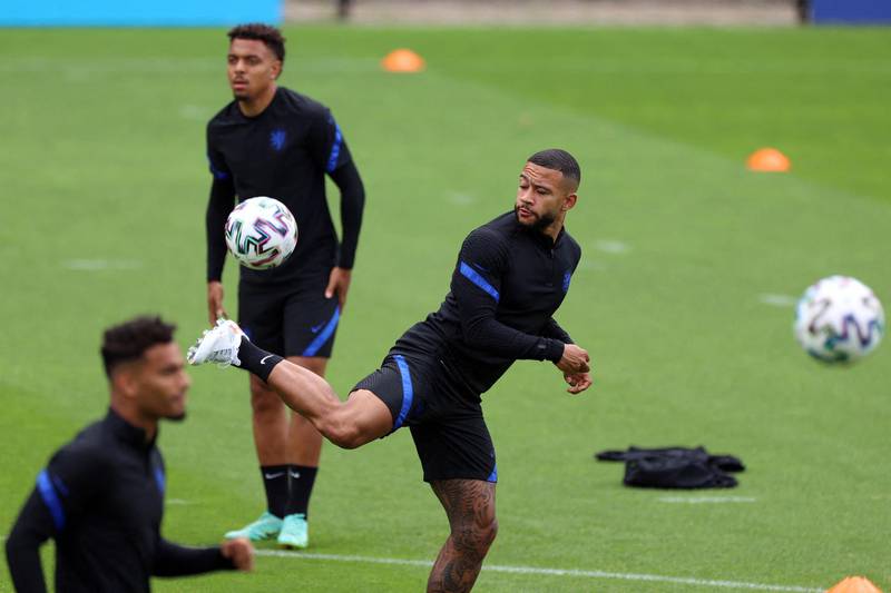 Memphis Depay takes part in a training session in Zeist ahead of the Euro 2020 Group C match against North Macedonia. AFP
