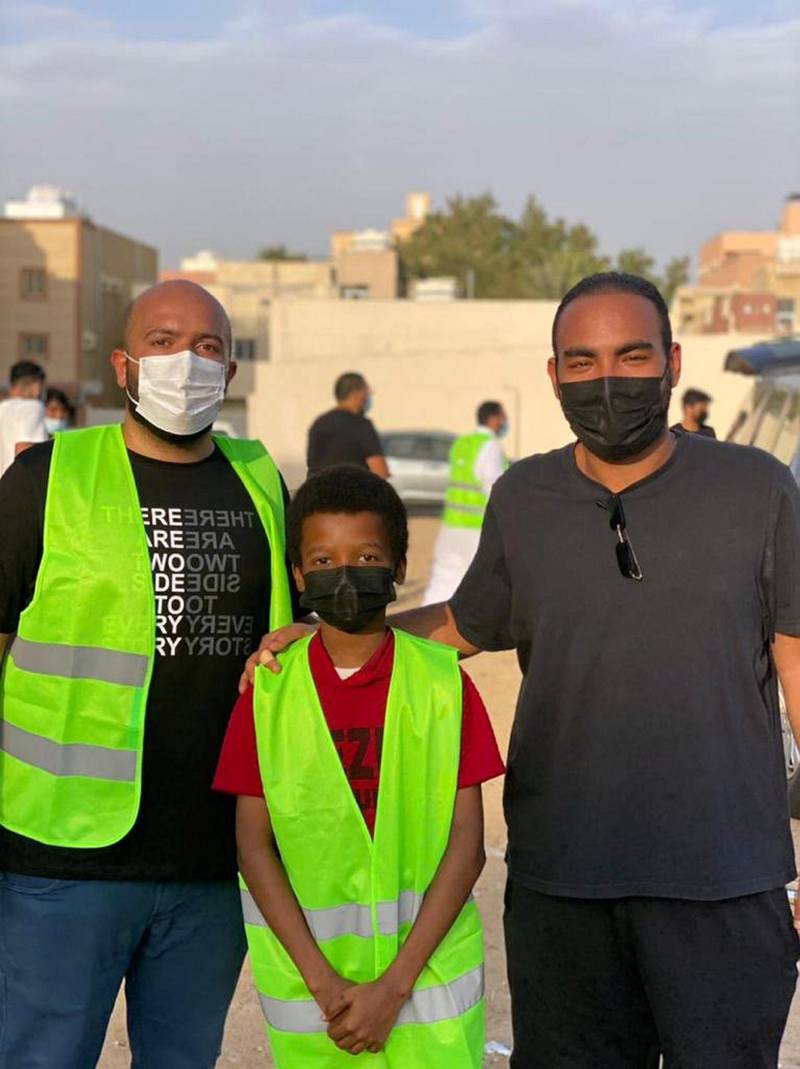 'Live To Give' volunteers take part in food distribution around Jeddah neighbourhoods.