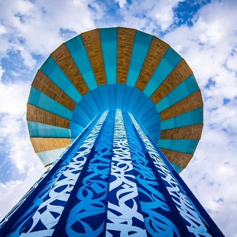 Riyadh, Saudi Arabia: the painting of this water tower in Riyadh was initiated by the Saudi Ministry of Culture. It features words by one of the greatest Bedouin poets, Abdallah ad-Dindan. Instagram / eL Seed