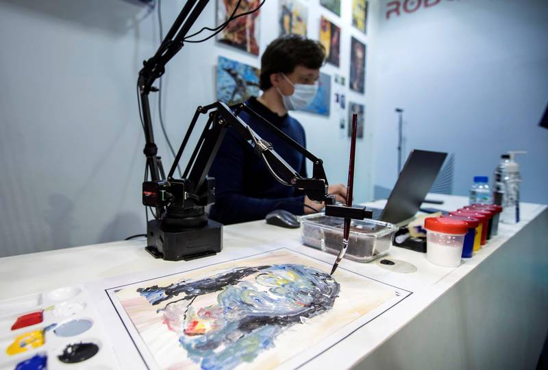 Dubai, United Arab Emirates - Robo Art demo at the World Art Dubai at Dubai World Trade Centre.  Leslie Pableo for The National for Razmig's story