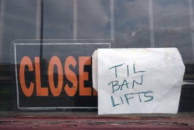 (FILES) In this file photo taken on March 24, 2020 , a local business is closed until the state sanctioned three weeks "stay at home" order is lifted in Detroit, Michigan. US unemployment claims rise 3.3 million for the week of March 21, 2020, according to the US Labor Department on March 26. The Coronavirus outbreak caused highest claims for US jobless benefits on record.
 / AFP / SETH HERALD
