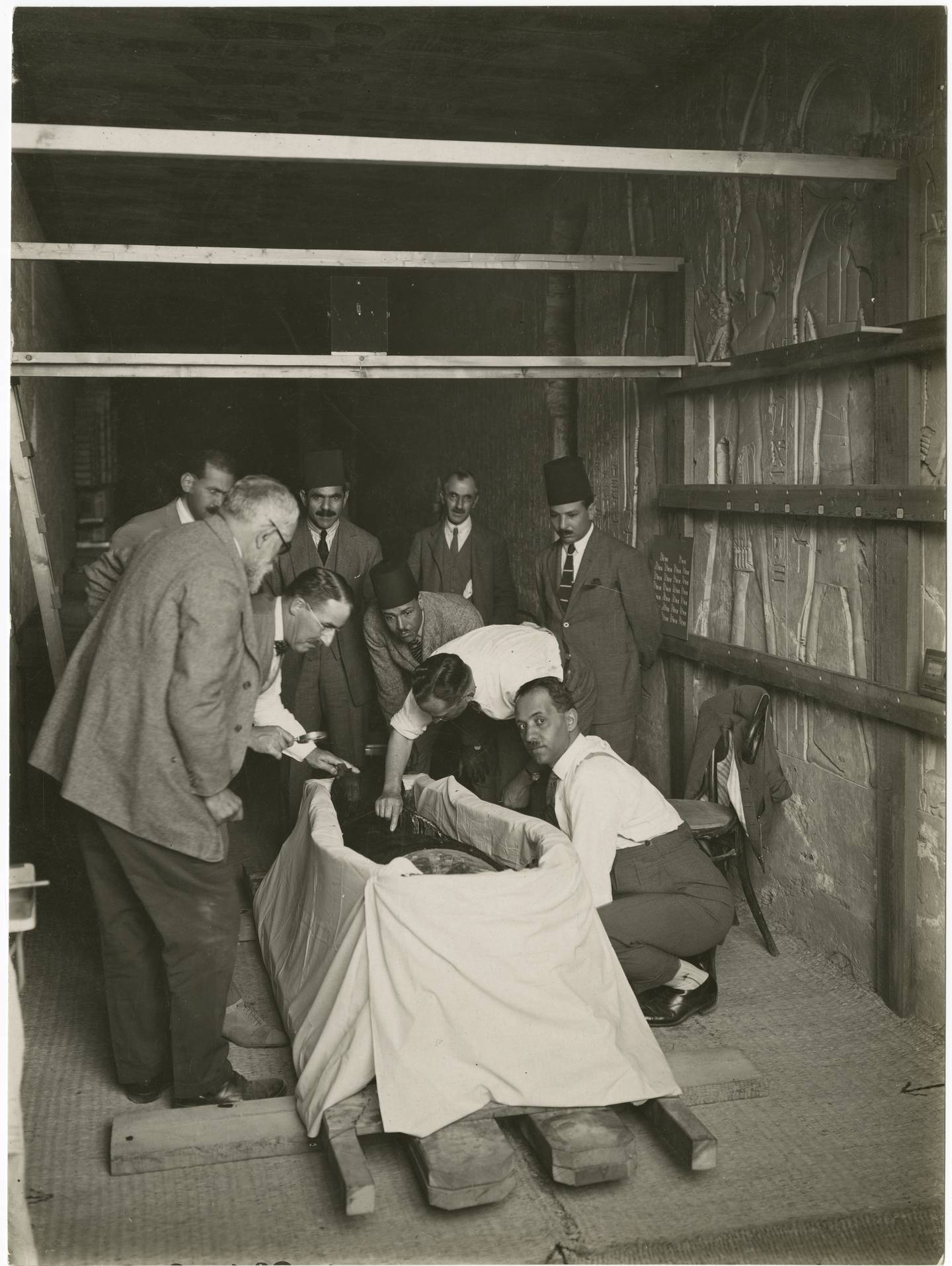 The official committee observing the first incision. Photo: The Bodleian Libraries/University of Oxford