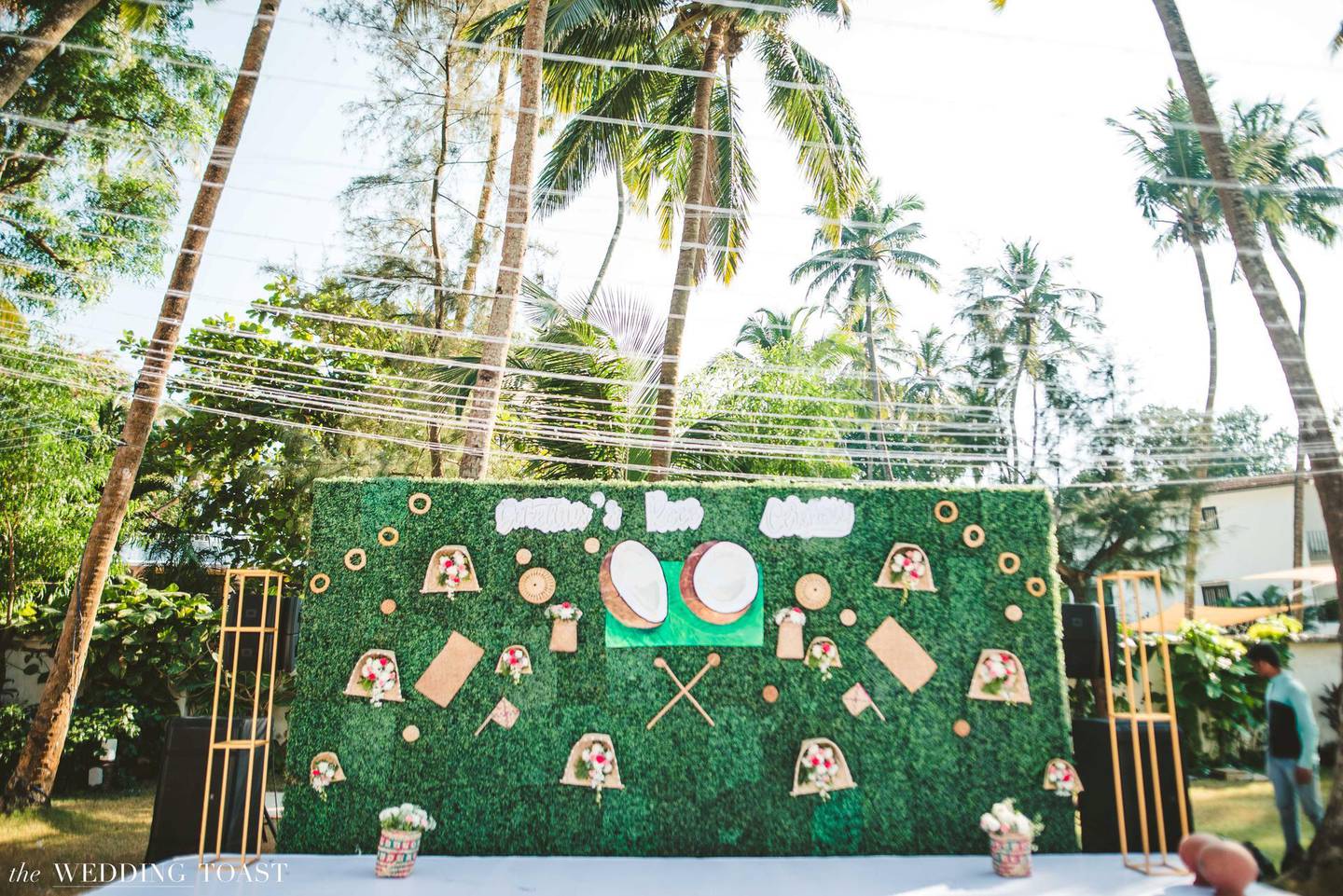 Alisha Mishra and Demetrius Pais used coconut shells instead of thermocol to create the backdrop at their ceremony. Courtesy The Wedding Toast 