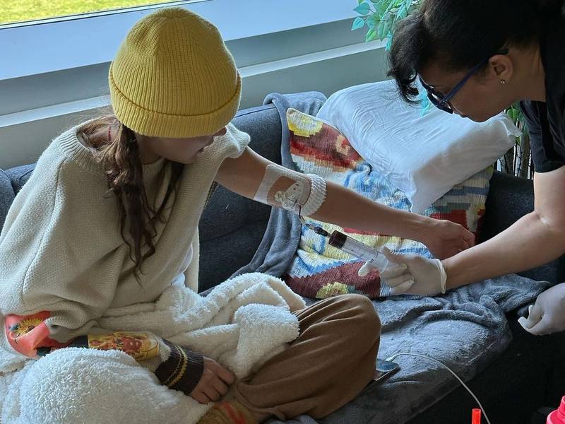Gigi Hadid Says Sister Bella Had 'Intense' Treatment for Lyme Disease