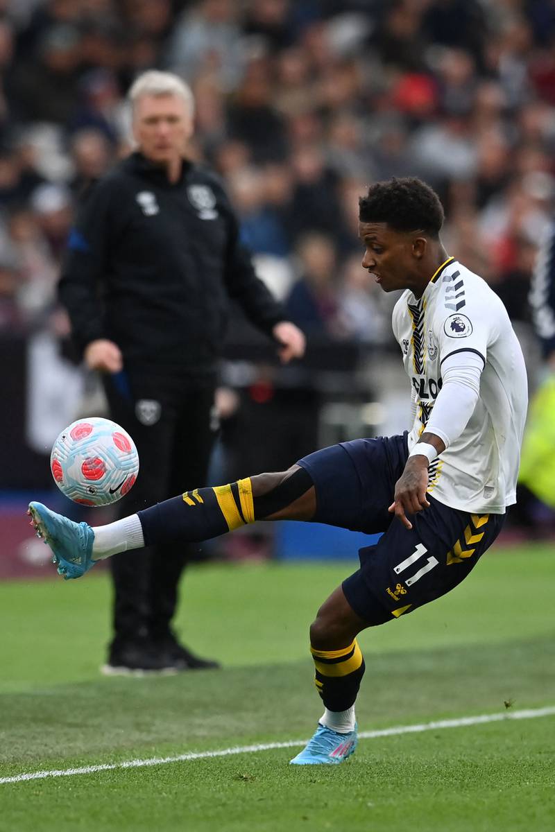Demarai Gray 6 – Was lively without really causing too much of a threat. His movement was good, he showed good feet throughout, and he linked well with Calvert-Lewin, but he didn’t create any chances of note.

AFP