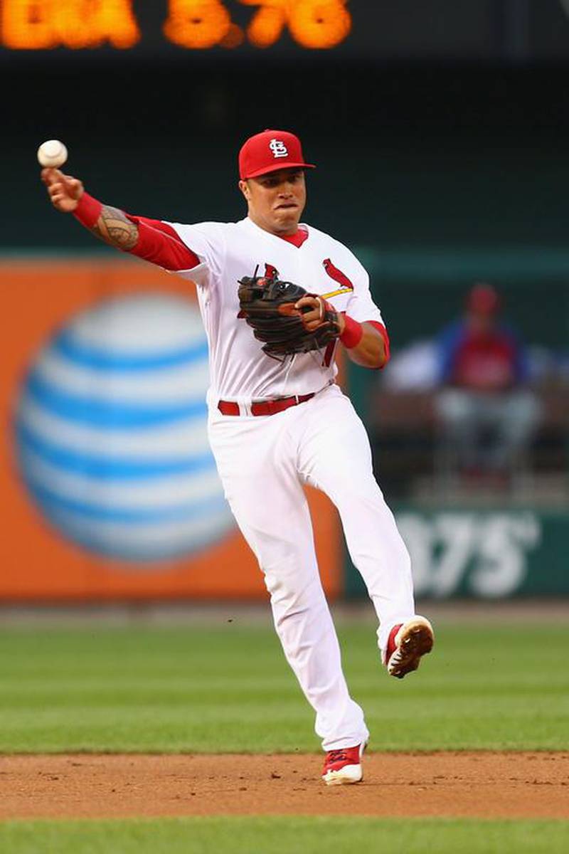 St. Louis Cardinals second baseman Kolten Wong makes a diving