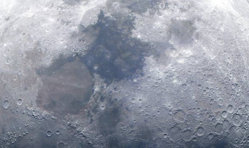 The image is so detailed, the craters on the surface are visible. Courtesy: Andrew McCarthy