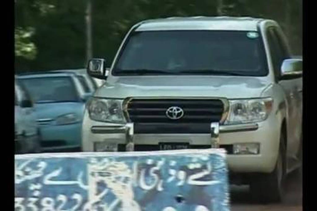 Video: Pakistan police place ex-president Musharraf in custody