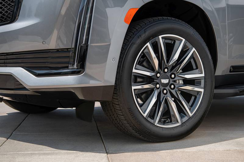 The new 2021 Escalade comes with standard 22” wheels.