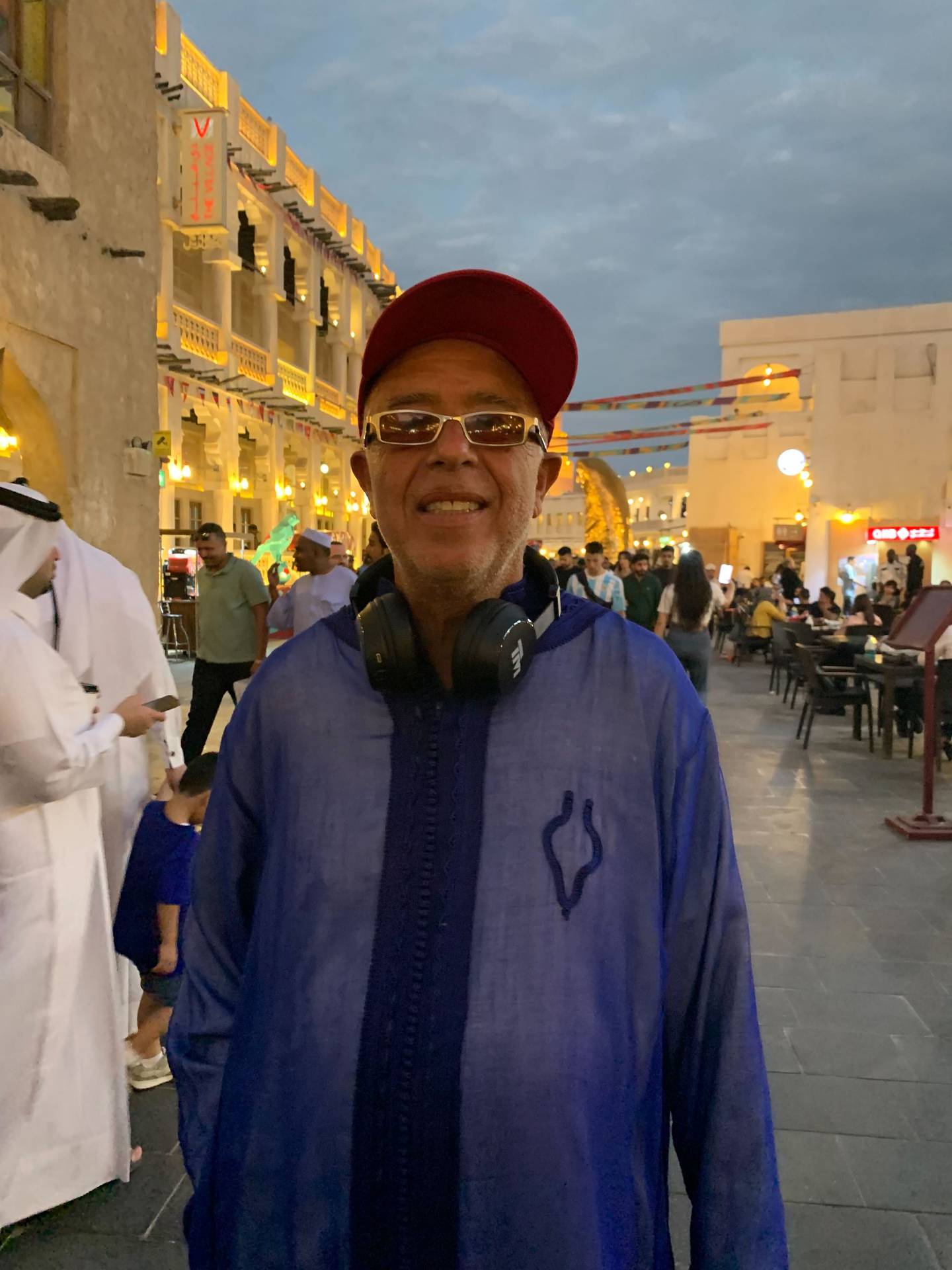 Abdulsalam bin Abduljalil, 71 ans, a assisté à tous les matches du Maroc depuis le début du tournoi.  Ali Al Shouk / Le National