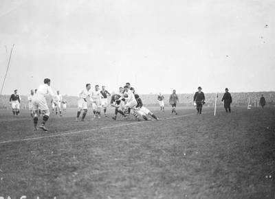circa 1924:  England in action against Scotland for the Rugby Union Calcutta Cup, Edinburgh. England and Scotland played against each other in the first international rugby match in 1871 at Raeburn Academy in Edinburgh. Scotland won that match and the event became an annual fixture.  (Photo by Topical Press Agency/Getty Images)
