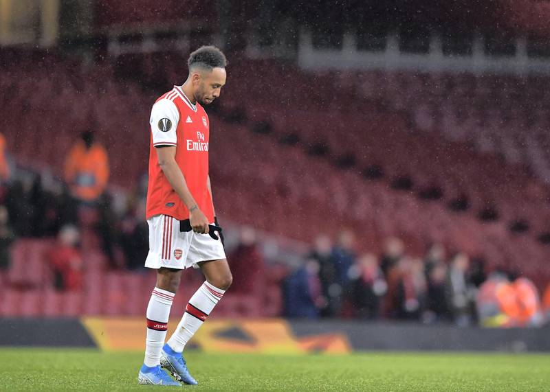 LONDON, ENGLAND - NOVEMBER 28: Pierre-Emerick Aubameyang of FC Arsenal looks dejected during the UEFA Europa League group F match between Arsenal FC and Eintracht Frankfurt at Emirates Stadium on November 28, 2019 in London, United Kingdom. (Photo by TF-Images/Getty Images)