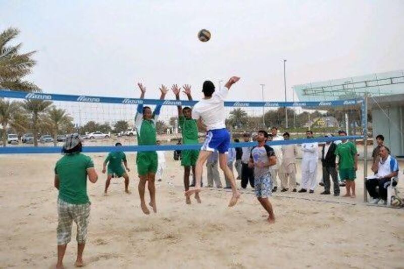 The fourth staging of the Al Gharbia Watersports Festival begins on Tuesday. 2011 continued for the fifth day on Al Mirfa city beaches with a great deal of excitement and celebration.