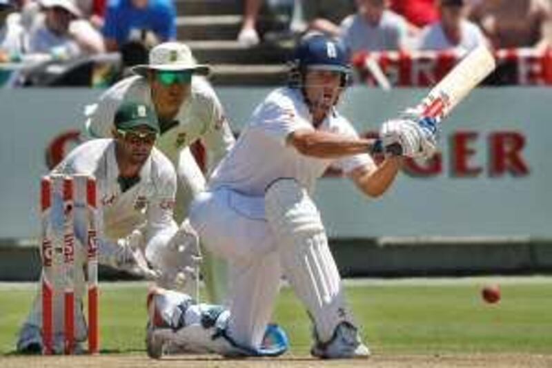 epa01979677 England batsman Alastair Cook plays a sweep shot on the second day of the third cricket test match between England and South Africa in Cape Town, South Africa 04 January 2010  EPA/NIC BOTHMA *** Local Caption ***  01979677.jpg *** Local Caption ***  01979677.jpg