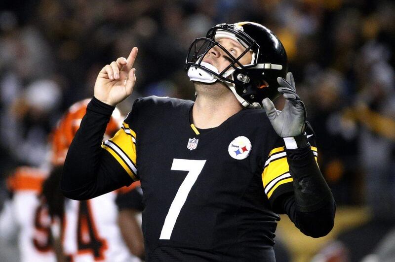 Pittsburgh Steelers quarterback Ben Roethlisberger looks skyward after completing a touchdown pass to wide receiver Antonio Brown during his team's NFL win over the Cincinnati Bengals on Sunday. Gene J Puskar / AP / December 28, 2014 