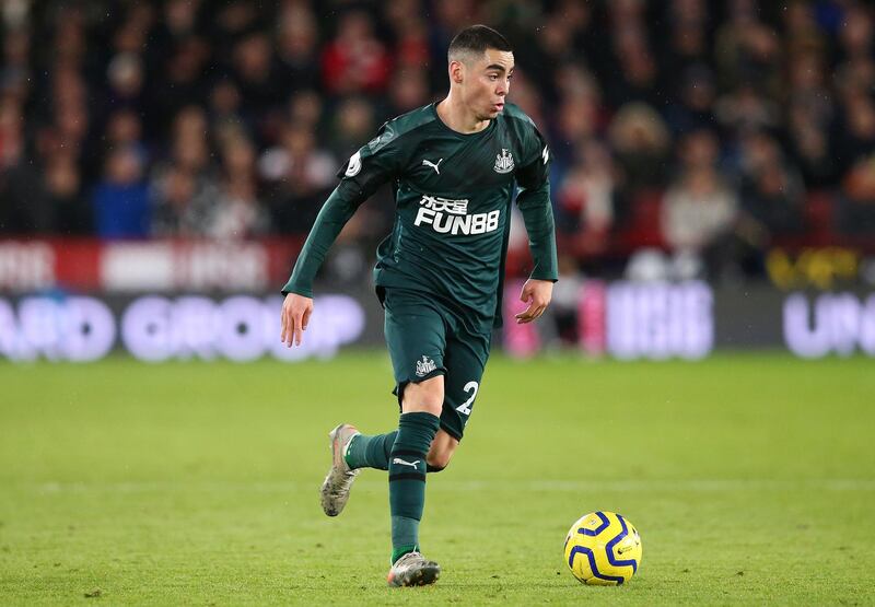 SHEFFIELD, ENGLAND - DECEMBER 05:  Miguel Almiron of Newcastle United runs with the ball during the Premier League match between Sheffield United and Newcastle United at Bramall Lane on December 05, 2019 in Sheffield, United Kingdom. (Photo by Alex Livesey/Getty Images)