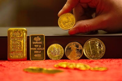 CORRECTION / Examples of gold bullion are on show at Merrion vaults in Dublin on January 7, 2019.  In a vault under the streets of Dublin a pot of gold owned by anxious investors is growing every day Britain edges closer to leaving the EU without a deal. / AFP / PAUL FAITH
