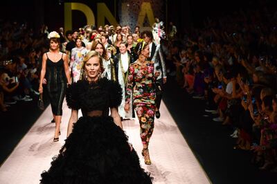 TOPSHOT - Czech model Eva Herzigova (Front) and models presents a creation during the Dolce & Gabbana fashion show, as part of the Women's Spring/Summer 2019 fashion week in Milan, on September 23, 2018. / AFP / Miguel MEDINA
