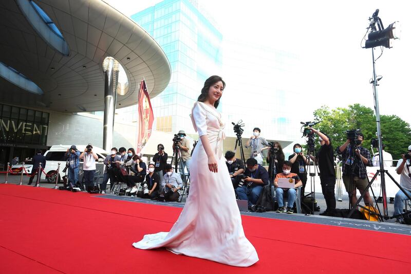 South Korean actress Oh Na-ra arrives on the red carpet at the 56th Daejong Film Awards ceremony. AP