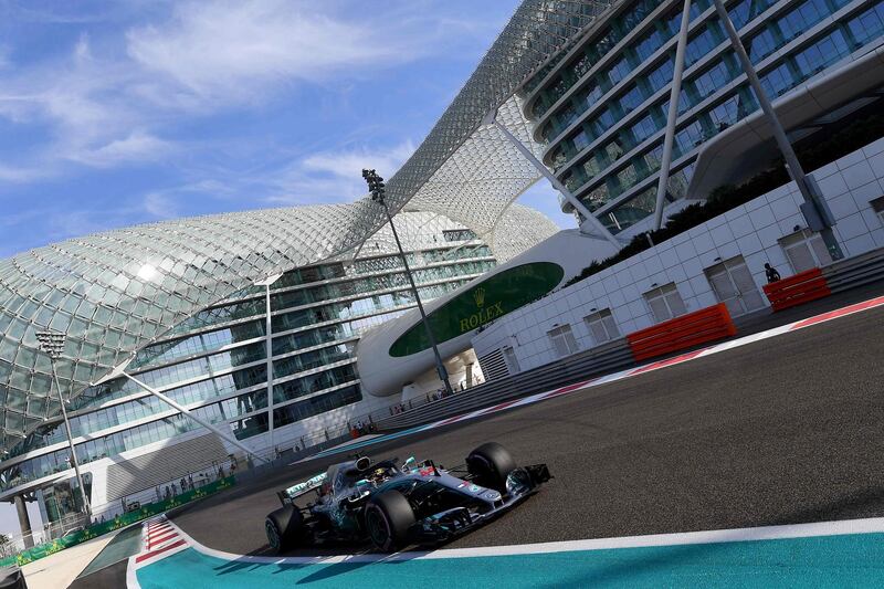 Mercedes' British driver Lewis Hamilton steers his car during the third practice session at the Yas Marina circuit on November 24, 2018, in Abu Dhabi, ahead of the Abu Dhabi Formula One Grand Prix. / AFP / GIUSEPPE CACACE
