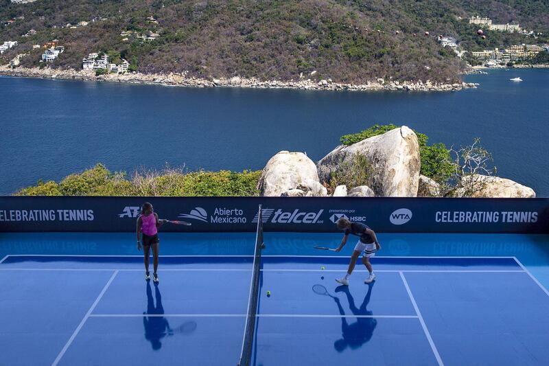 Sloane Stephens  and Alexander Zverev play an exhibition match before the start of the Mexico ATP 500 Tennis Open in Acapulco, Guerrero State, Mexico. AFP