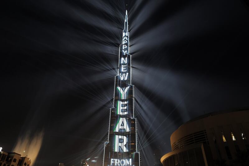 epa06411725 The Burj Khalifa lit up ready to usher in the New year during New Years celebrations in Dubai, United Arab Emirates, 31 December 2017.  EPA/Mahmoud Khaled