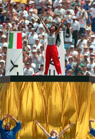 17 JUN 1994:  MUSICAL ENTERTAINER DIANA ROSS SINGS DURING THE OPENING CEREMONY FOR THE 1994 WORLD CUP AT SOLDIER FIELD IN CHICAGO, ILLINOIS. Mandatory Credit: Jonathan Daniel/ALLSPORT