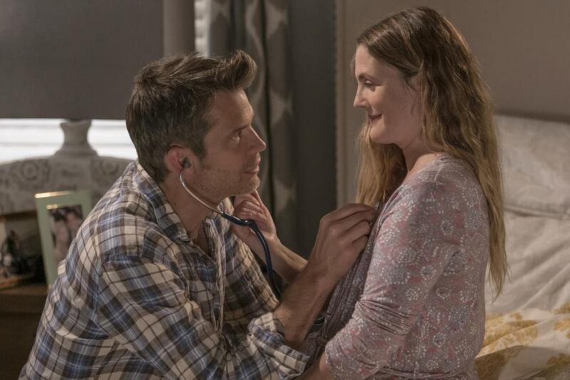Timothy Olyphant and Drew Barrymore in Santa Clarita Diet, a horror-comedy by Victor Fresco. Saeed Adyani / Netflix