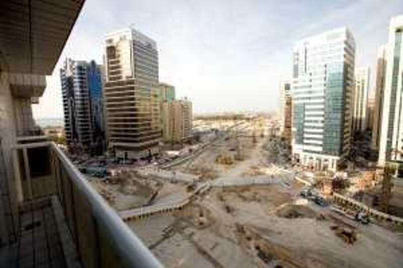 March 10, 2009 / Abu Dhabi / (Rich-Joseph Facun / The National) The view from a balcony displays the ongoing construction down Al Salam Street in Abu Dhabi, photographed Tuesday, March 10, 2009.  *** Local Caption ***  rjf-0310-noise004.jpg