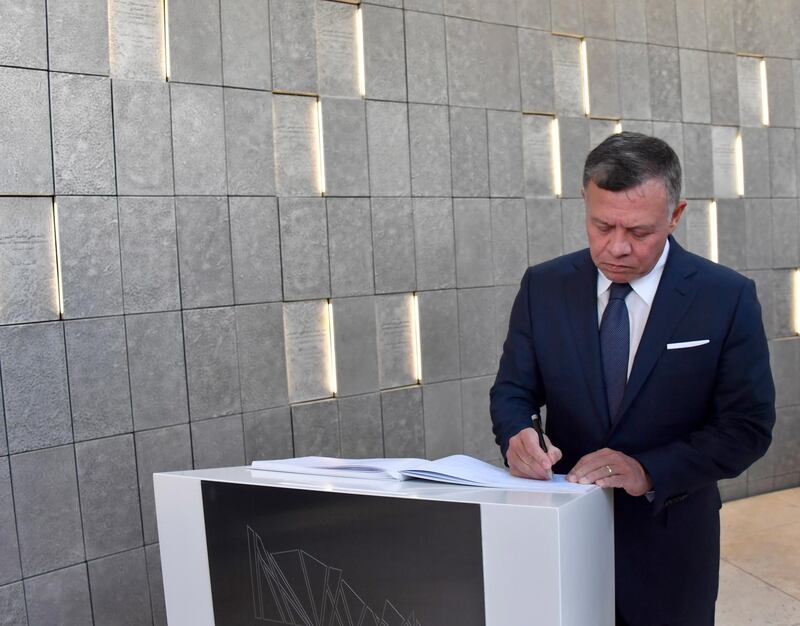 ABU DHABI, 7th February, 2018 (WAM) -- King Abdullah II of Jordan on Wednesday visited Abu Dhabi’s Wahat Al Karama, the national landmark built to immortalise the sacrifices of the UAE’s brave heroes. King Abdullah was received by Sheikh Khalifa bin Tahnoun bin Mohammed Al Nahyan, Director of The Martyrs’ Families’ Affairs Office at the Abu Dhabi Crown Prince Court. Wam