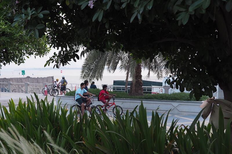 ABU DHABI, UNITED ARAB EMIRATES - - -  June 28, 2016 --- A group of cyclists braved the hot and humid weather to exercise along the corniche on Tuesday, June 28, 2016.    ( DELORES JOHNSON / The National )  
ID: 86320
Reporter:  none
Section: NA *** Local Caption ***  DJ-280616-NA-Standalone-01234-006.jpg