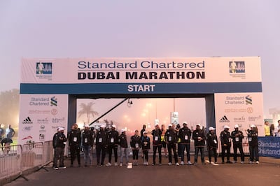 DUBAI, UNITED ARAB EMIRATES - Jan 26, 2018. 

Preperations for the 7pm start for the Standard Chartered Dubai Marathon Masses race. 

(Photo by Reem Mohammed/The National)

Reporter: Amith
Section: NA + SP