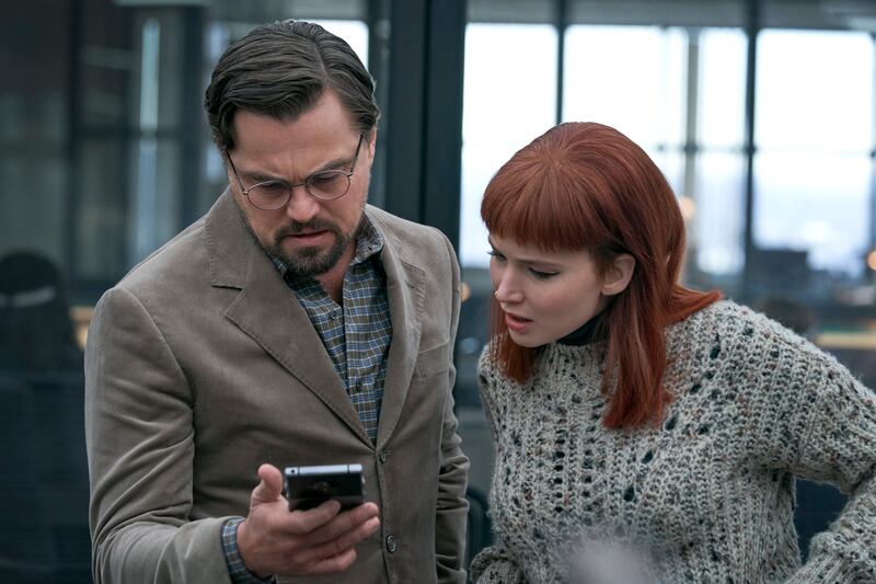 Leonardo DiCaprio and Jennifer Lawrence play two low-level astronomers in 'Don't Look Up'. Photo: Neflix