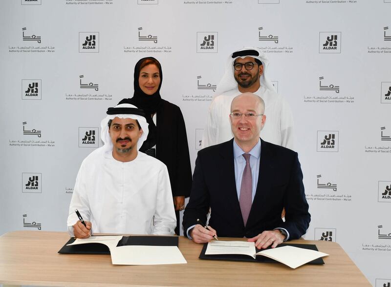 Ma’an and Aldar have signed a strategic agreement that will see both organizations address priority social challenges through social contracting. Dr. Saif Alshaali, Executive Director – Social Incubator and Contracting (Acting), Ma’an, and Greg Fewer, Chief Financial & Sustainability Officer, Aldar, signed the Memorandum of Understanding at a signing ceremony on 9th March 2020, in the presence of H.E. Salama Al Ameemi, Director General of Ma’an, and Talal Al Dhiyebi, Chief Executive Officer, Aldar. Courtesy Aldar