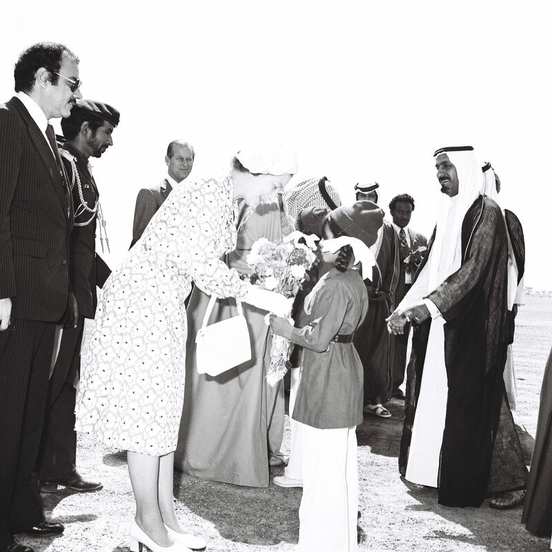 Sheikh Zayed and Queen Elizabeth visiting UAE University in Al Ain, 25 Feb, 1979. Courtesy to Al-Ittihad. History Project 2011
