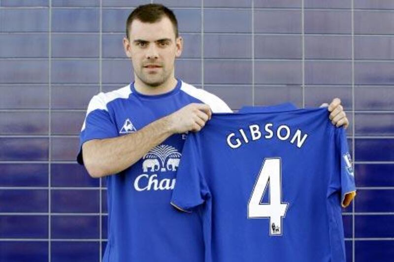 Darron Gibson has signed a four-and-a-half year deal with Everton.
