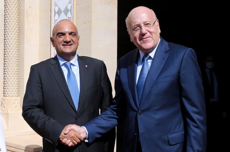 Lebanese caretaker Prime Minister Najib Mikati, right, has thanked Jordan's Bisher Al Khasawneh for Amman's support to help Beirut 'confront the challenges and deepen its stability'. Photo: EPA