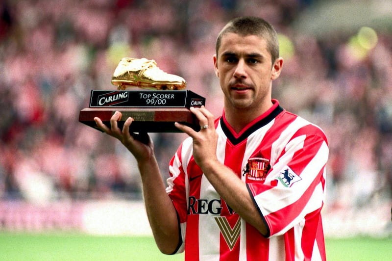 Sunderland's Kevin Phillips celebrates with the FA Carling Premiership 1999-2000 Golden Boot  (Photo by Steve Morton/EMPICS via Getty Images)