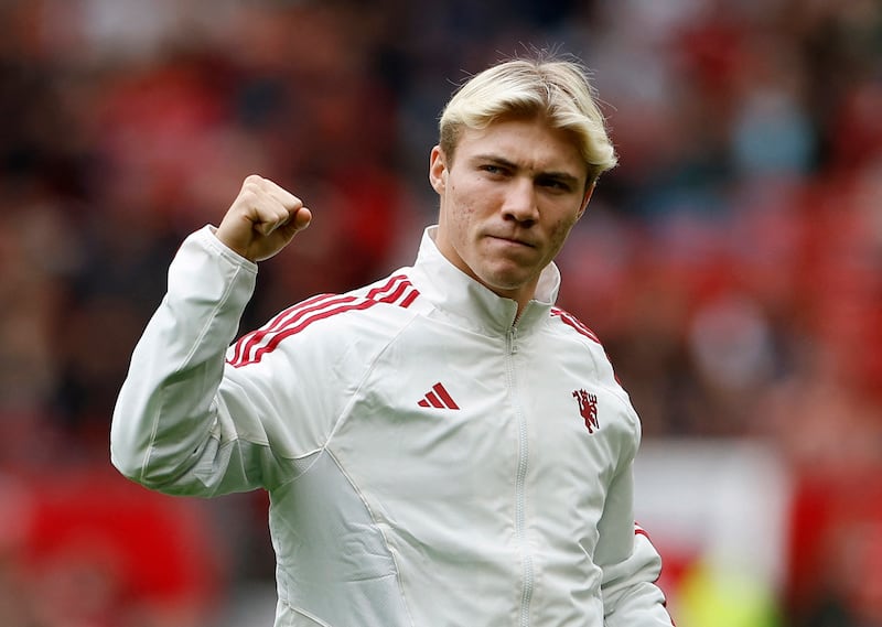 Rasmus Hojlund: Atalanta to Manchester United (£64m). Reuters