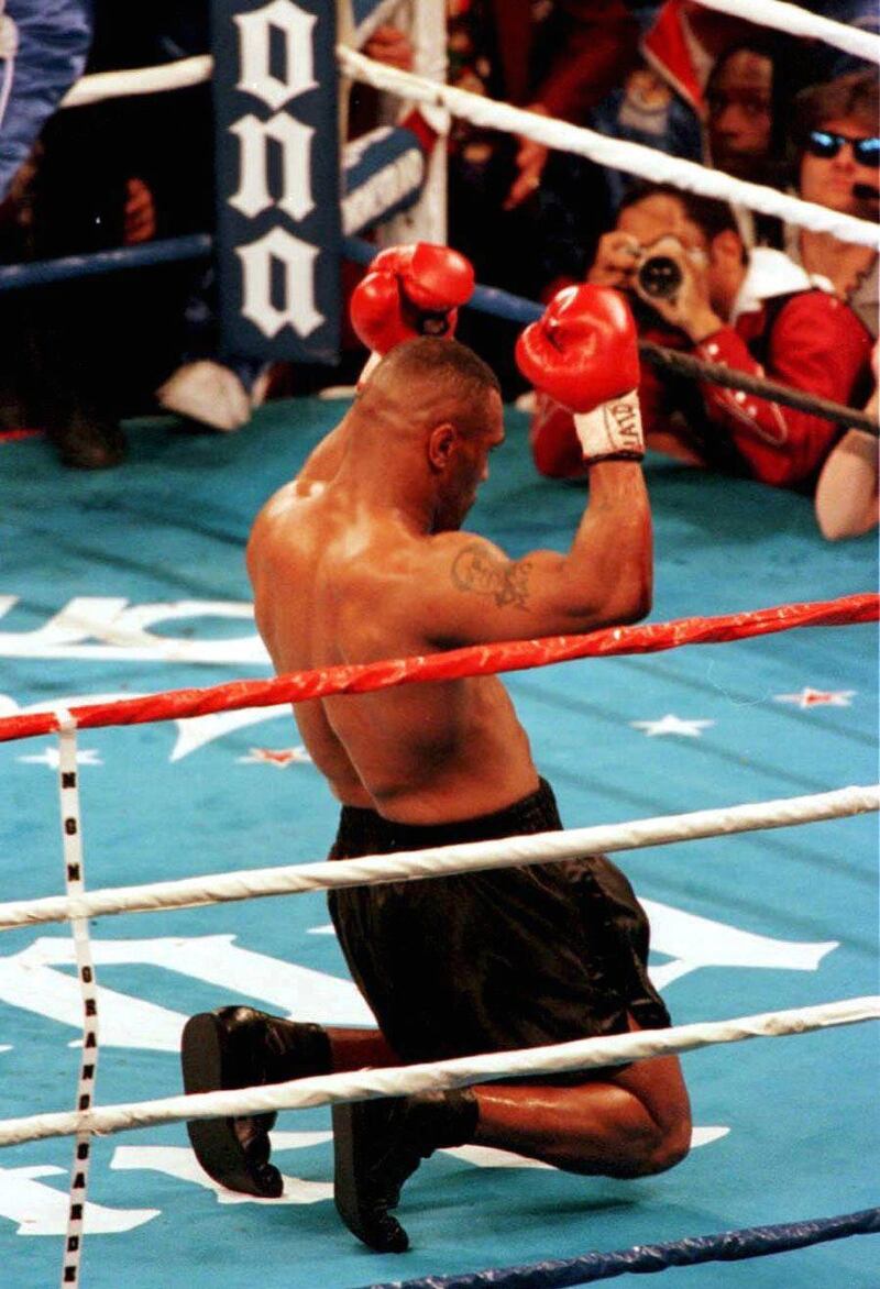 UNITED STATES - MARCH 16:  BOXEN: WBC WM Kampf Las Vegas 16.3.96, Sieger durch k.o. Mike TYSON (gegen Frank BRUNO)  (Photo by Ruediger Fessel/Bongarts/Getty Images)