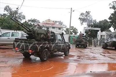 epa08611556 Malian military enter the residence of Mali President Ibrahim Boubakar KeÃ¯ta in Bamako, Mali 18 August 2020. Mali military have seized Mali President Ibrahim Boubakar KeÃ¯ta in what appears to be a coup attempt and taken him to a military house.  EPA/STR BEST QUALITY AVAILABLE