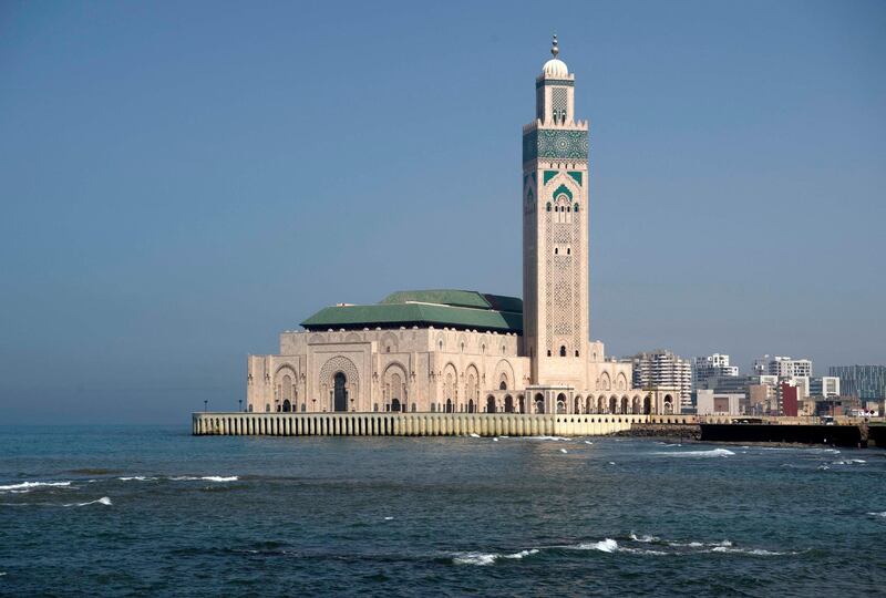 A view taken on September 6, 2016 shows the Hassan II mosque in the coastal Moroccan city of Casablanca. - Two months before it hosts the COP22 climate conference, Morocco is preparing to launch an ambitious project to turn its mosques green as a commitment to clean energy. (Photo by FADEL SENNA / AFP)