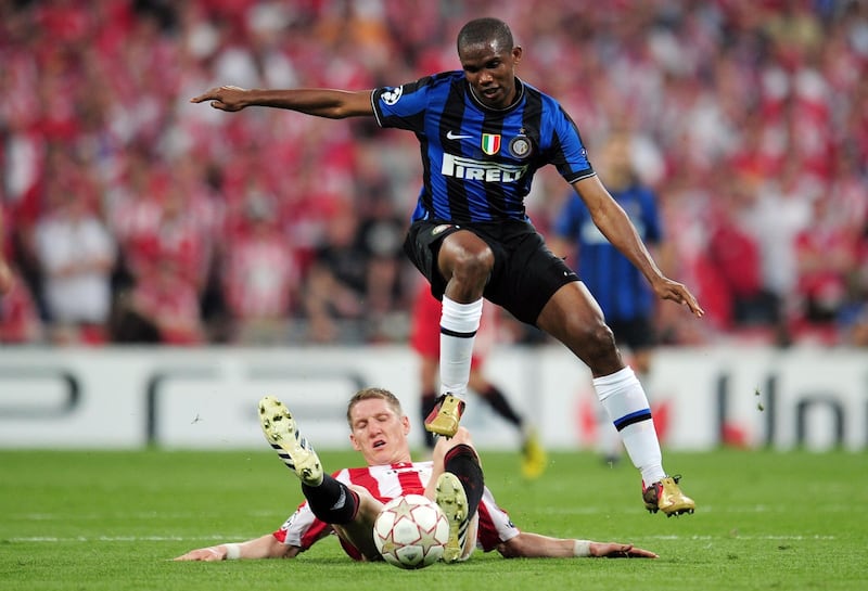 MADRID, SPAIN - MAY 22:  Samuel Eto'o of Inter Milan is challenged by Bastian Schweinsteiger of Bayern Muenchen during the UEFA Champions League Final match between FC Bayern Muenchen and Inter Milan at the Estadio Santiago Bernabeu on May 22, 2010 in Madrid, Spain.  (Photo by Shaun Botterill/Getty Images)
