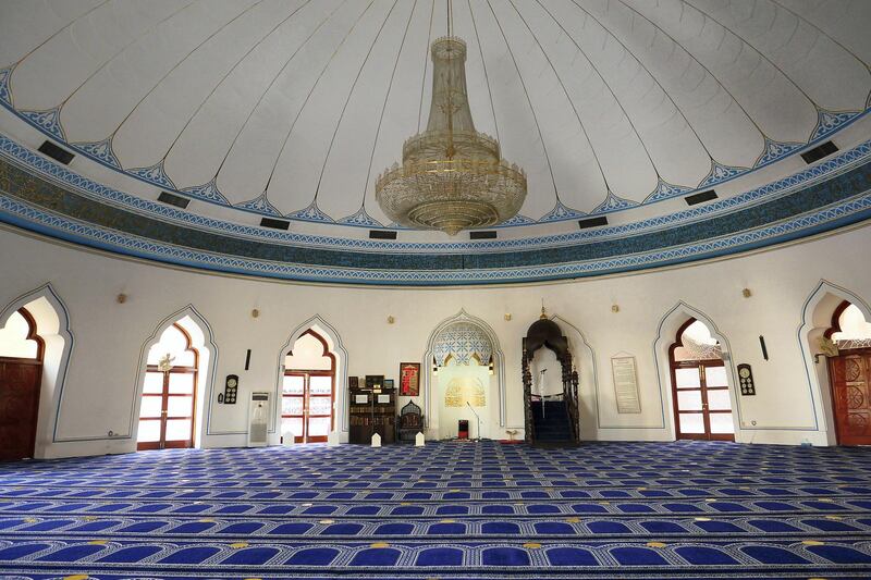 DUBAI , UNITED ARAB EMIRATES , April 13  – 2021 :- Inside view of the Omar Ali Bin Haider Mosque in Deira Dubai. ( Pawan Singh / The National ) For News/Online/Instagram. Story by Sarwat