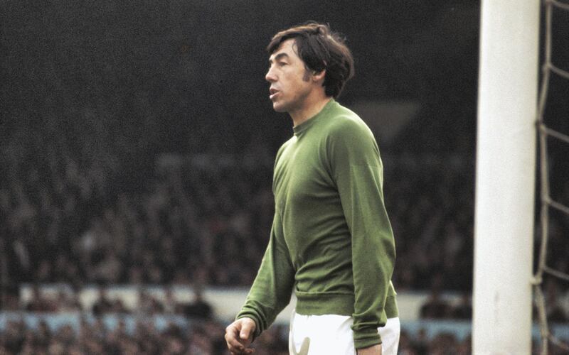 UNITED KINGDOM: Stoke City and England goalkeeper Gordon Banks looks on during a game circa 1967.  (Photo by Don Morley/Allsport/Getty Images)