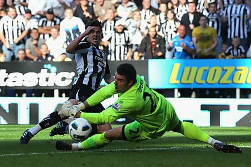 Joey Barton, left, the Newcastle midfielder, says he is used to hostile receptions.