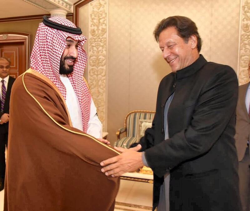 Pakistan's Prime Minister Imran Khan meets Saudi Prince Prince Mohammed bin Salman in Riyadh. Twitter/ @PakPMO
