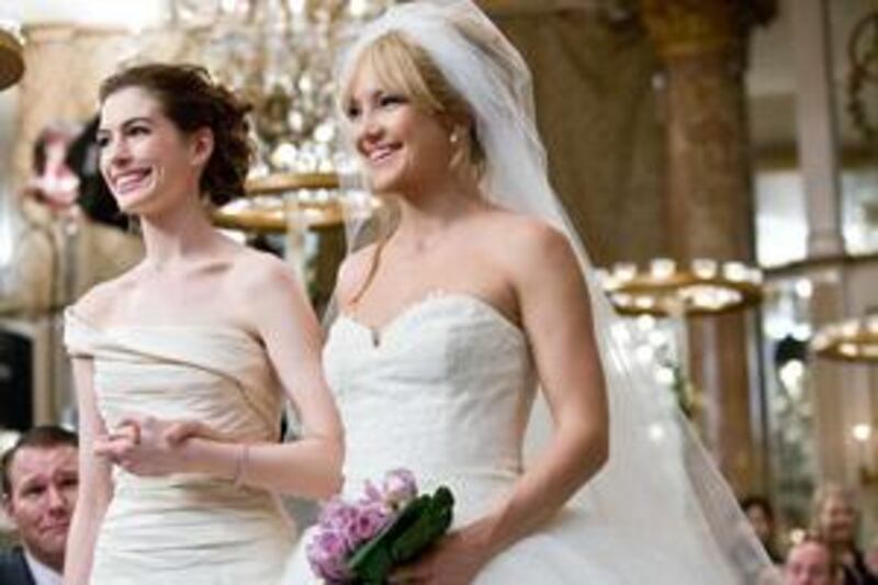 Anne Hathaway and Kate Hudson in Bride Wars.
